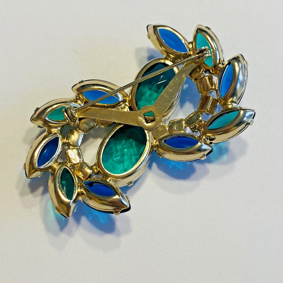 Vintage Brooch Mid Century Rhinestones Green Blue AB Prong Set Stones 50's 60's - Picture 3 of 6